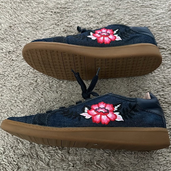 Kate Spade Everhart Floral Embroidered Denim Sneaker size 7.5 - Picture 6 of 9